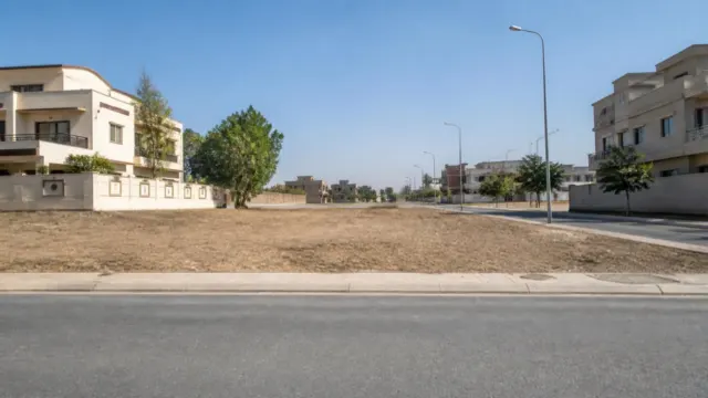 Prime Location 5 Marla Plot in Samanabad